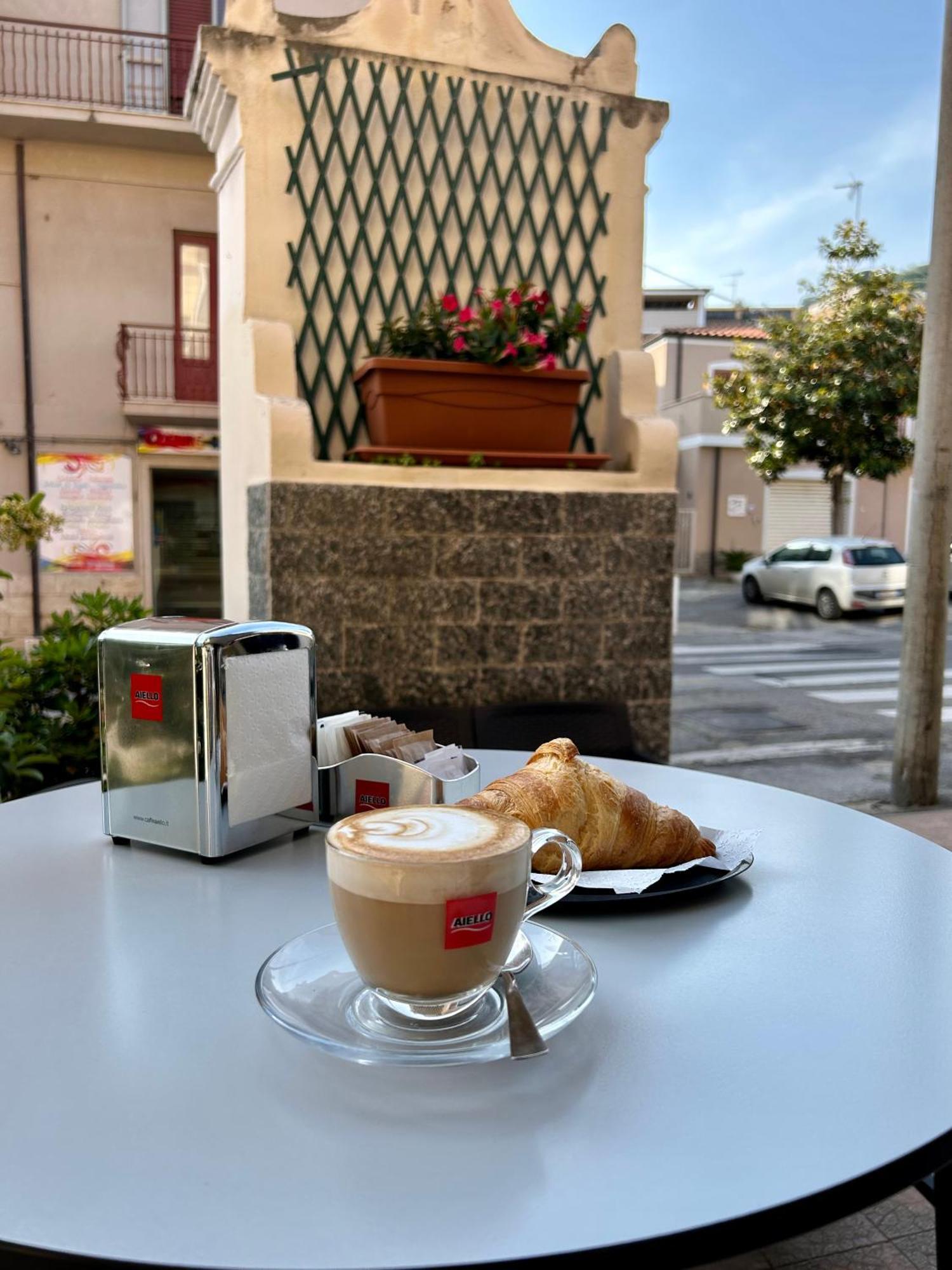 Arcobaleno Tropea Centro Acomodação com café da manhã Exterior foto